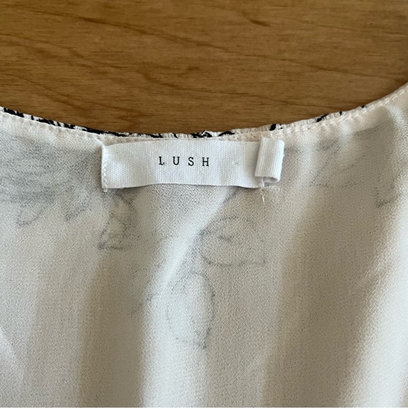 Pale Pink Wrap V-Neck Dress - Picture 4 of 4